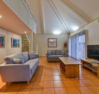 Osprey Holiday Village Unit 123 - Blissful 3 Bedroom Holiday Villa with a Pool in the Complex - Tourism Caloundra