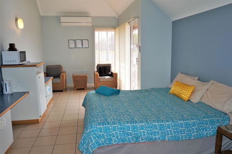 Osprey Holiday Village Unit 222-1 Bedroom - Great 1 Bedroom Studio Apartment With A Pool In The Complex - Tourism Caloundra 1