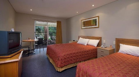 Outback Pioneer Hotel - Tourism Caloundra 1