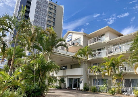 Outrigger Burleigh - Tourism Caloundra 0