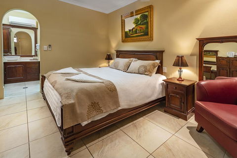 Overlander Homestead Motel - Tourism Caloundra 1
