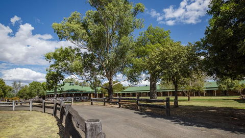 Overlander Homestead Motel - Tourism Caloundra 0