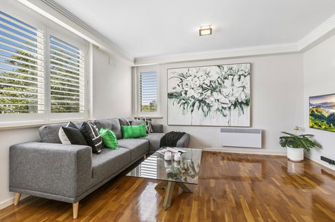 Oversized Apartment Close To City, Parks, MCG - Tourism Caloundra 0
