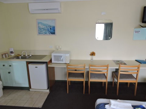 Pacific Motor Inn - Tourism Caloundra 3