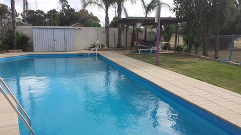 Paddle Steamer Motel - Tourism Caloundra 0