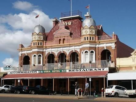 Paddys Golden Patch - Tourism Caloundra 3