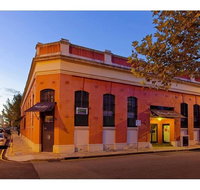 Pakenham Palace - Two bedroom converted warehouse apartment - Tourism Caloundra