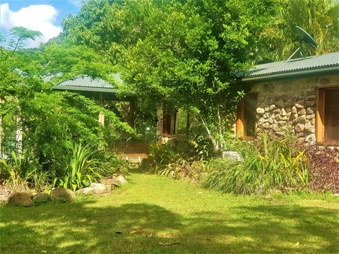 Palm Grove Rainforest Retreat - Tourism Caloundra 0