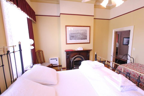 Palm House - Tourism Caloundra 1