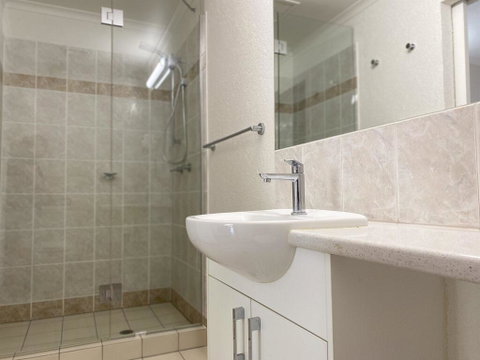 Palm Villas In Port #22 - Tourism Caloundra 3