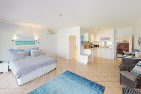 Paradise Beach Apartments - Tourism Caloundra 2
