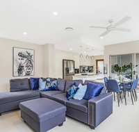 Park Avenue Luxe Townhouse Brand New Sleeps 9 - Tourism Caloundra