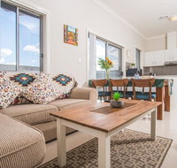 PEACEFUL 2Kingbed RootyHill Townhouse near Station