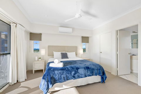 Penthouse - Private Rooftop Spa - Tourism Caloundra 3