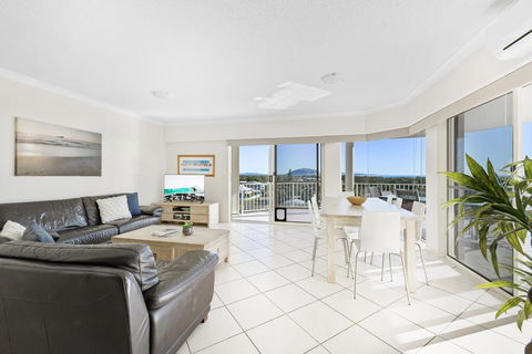 Penthouse - Private Rooftop Spa - Tourism Caloundra 1