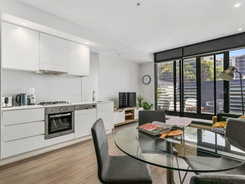PERFECTLY PRAHRAN - Your Mecca Of Social And Style - Tourism Caloundra 0