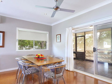 Pets Welcome - Magic Moments - Tourism Caloundra 2