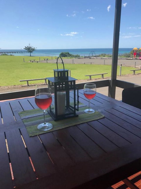 Pine View Holiday Rental - Tourism Caloundra 3