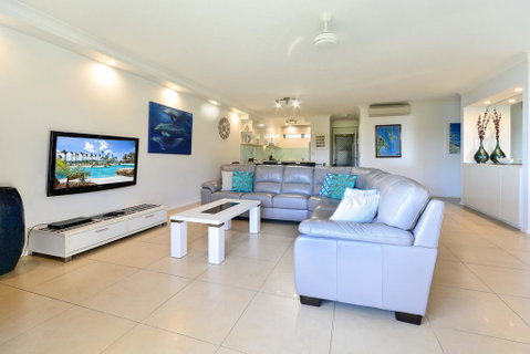 POINCIANA 101 HAMILTON ISLAND CENTRALLY LOCATED 3 BEDROOM, Plus BUGGY!! - Tourism Caloundra 3