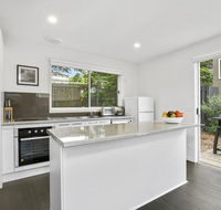 Point Roadknight Villa 3 - Tourism Caloundra
