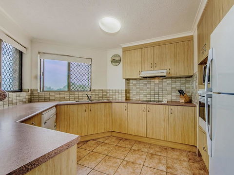 POINTVIEW LODGE, UNIT 2 - Tourism Caloundra 3