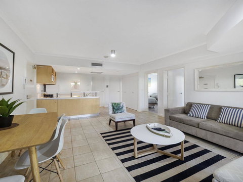 Poolside At Iluka Resort Apartments - Tourism Caloundra 0