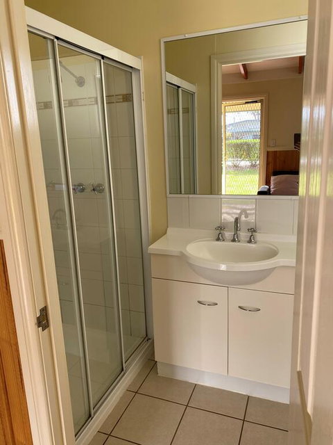 Porepunkah Bridge Holiday Park - Tourism Caloundra 3