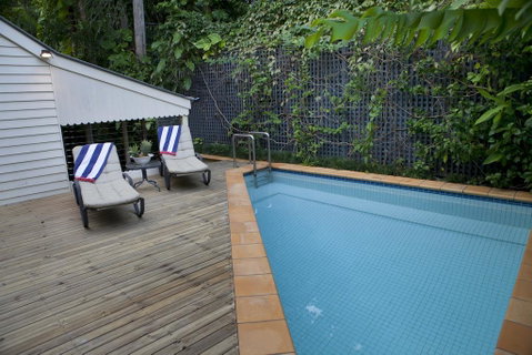 Port Douglas Cottage & Lodge - Tourism Caloundra 1