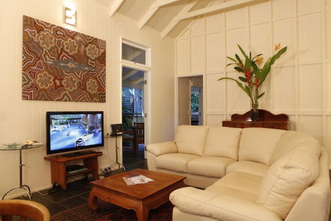 Port Douglas Cottage & Lodge - Tourism Caloundra 2