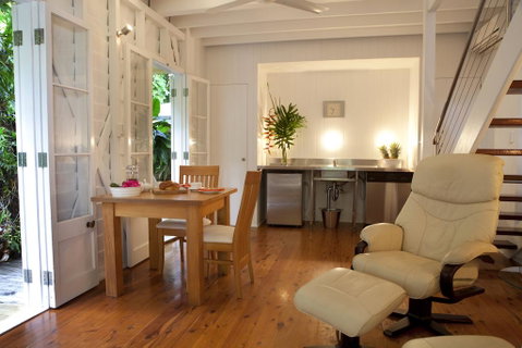 Port Douglas Cottage & Lodge - Tourism Caloundra 3