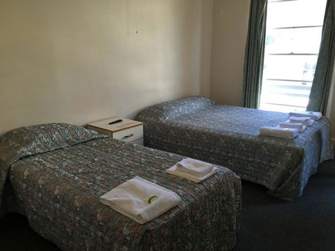 Port Macquarie Hotel - Tourism Caloundra 1
