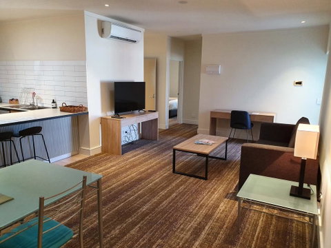 Porter's Plainland Hotel - Tourism Caloundra 3