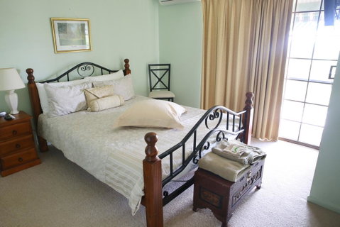 Porters Plainland Lockyer Valley B&B - Tourism Caloundra 2
