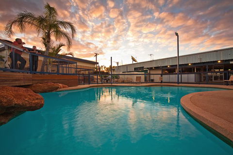 Potshot Hotel Resort - Tourism Caloundra 0