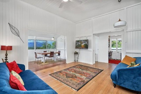 Quaint Cottage In The Edge - Tourism Caloundra 0