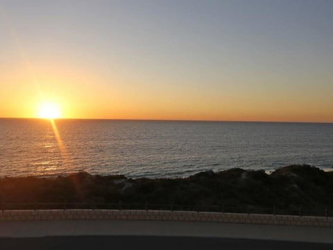 Quinns Beach Stay One - Tourism Caloundra 0