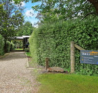 Rail Trail Cottage - BRIGHT - Tourism Caloundra