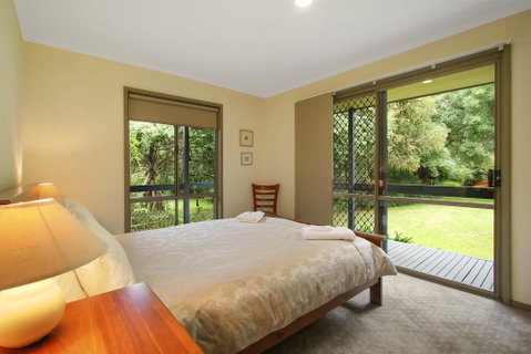 Rail Trail Cottage - BRIGHT - Tourism Caloundra 1