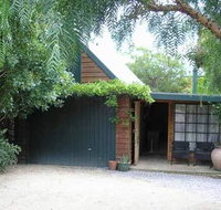 Red Brier Cottage Accommodation - Tourism Caloundra