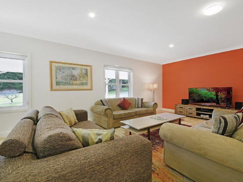 Redhaven House - Spacious, Quiet And Private - Tourism Caloundra 2