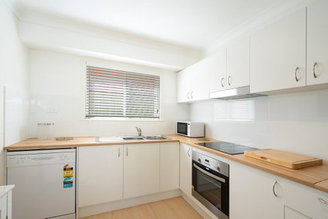Relaxed Beachside Experience On The Coast - Tourism Caloundra 1