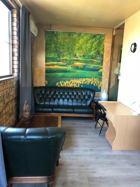 Retro 1bedroom Studio, Close To Airport&CBD - Tourism Caloundra 3