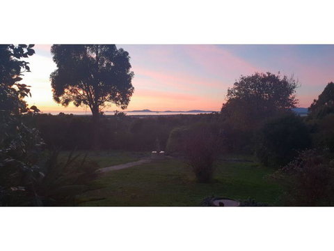 Ripplebrook Cottage - Tourism Caloundra 1