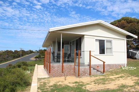 River Panorama Beach House - Tourism Caloundra 1