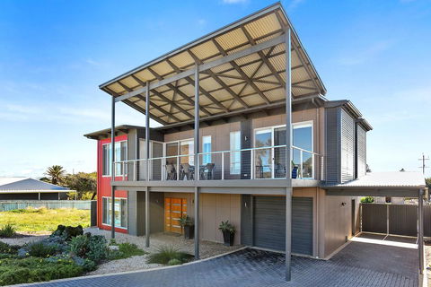 RiverSea Goolwa Beachhouse - WiFi - Pet-Friendly - Tourism Caloundra 0