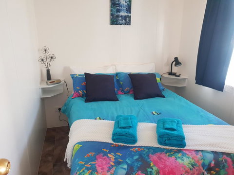 Rocks Retreat Cabin - Seal - Tourism Caloundra 3