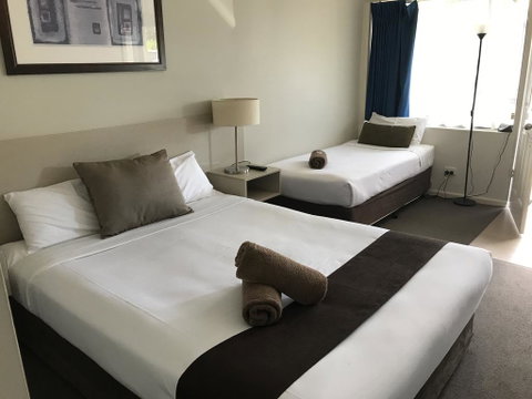 Rosebud Motel - Tourism Caloundra 0