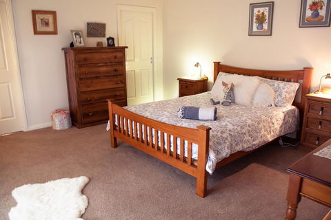 Rosewood Park Guest Suite - Tourism Caloundra 2
