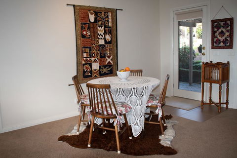 Rosewood Park Guest Suite - Tourism Caloundra 1
