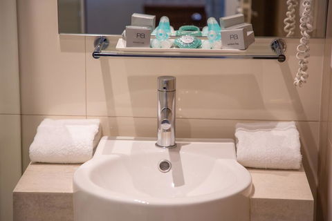 Royal Hotel Randwick - Tourism Caloundra 1